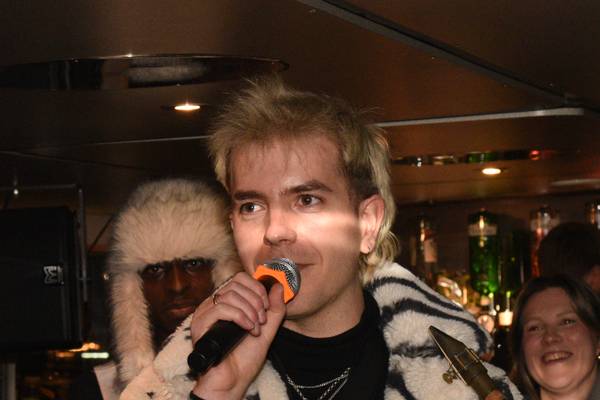 Neo Boat Party I featured photo 1
